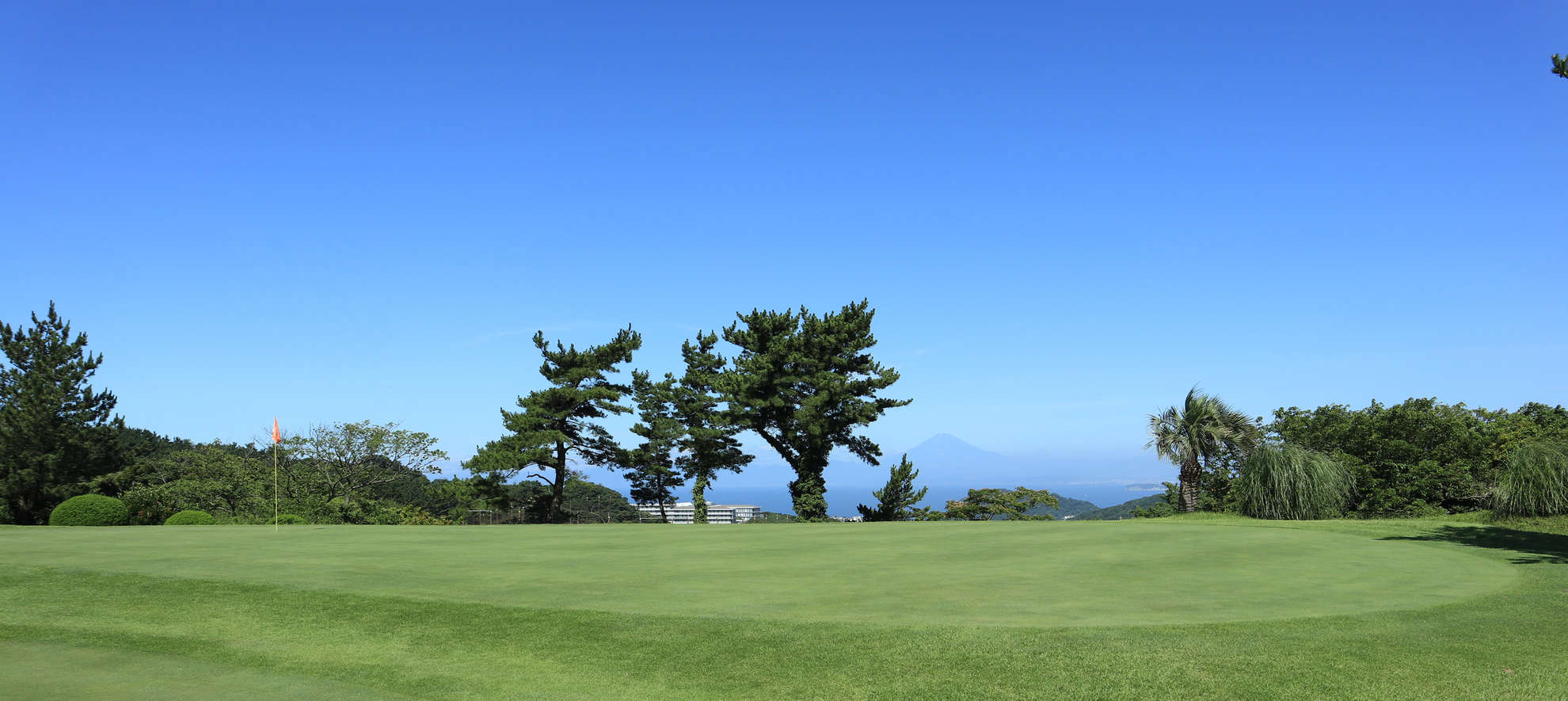 葉山パブリックゴルフコース・練習場の公式サイトの画像(2/6)